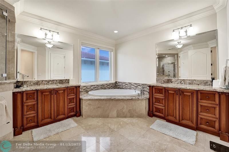 642 Palm Dr, Hallandale Beach, FL 33009 Photo