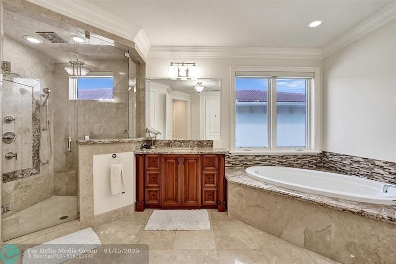 642 Palm Dr, Hallandale Beach, FL 33009 Photo