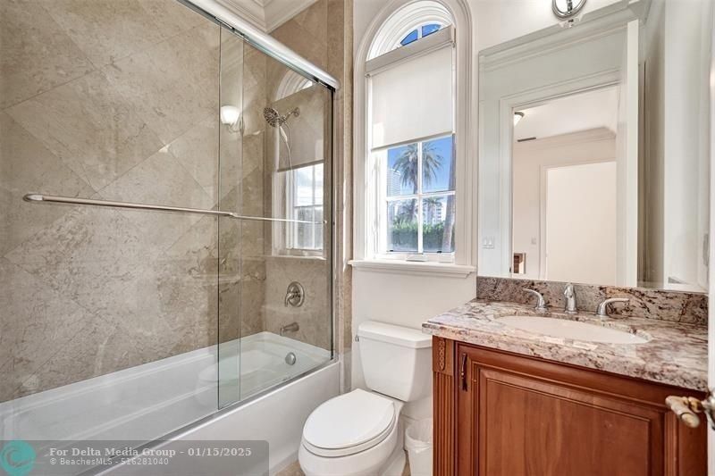 642 Palm Dr, Hallandale Beach, FL 33009 Photo