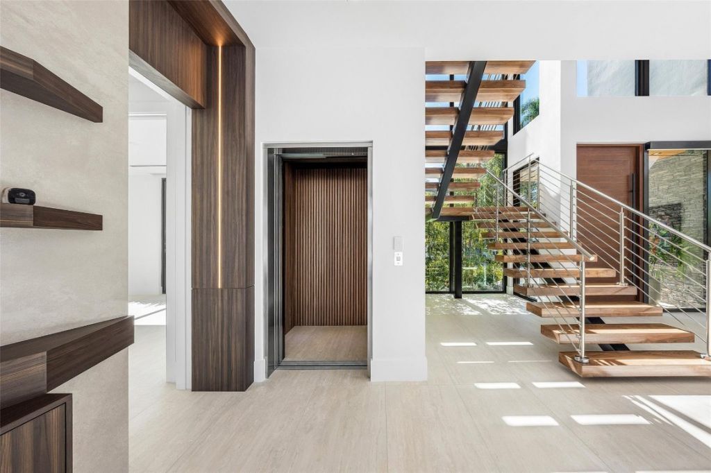 2817 NE 25th St, Fort Lauderdale, FL 33305 Photo