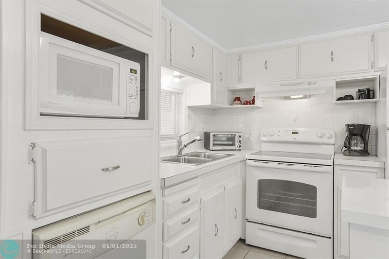 5670 SW Cypress Drive, Fort Lauderdale, FL 33312 Photo