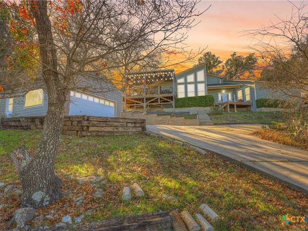 1518 Lakeside Drive, Canyon Lake, TX 78133