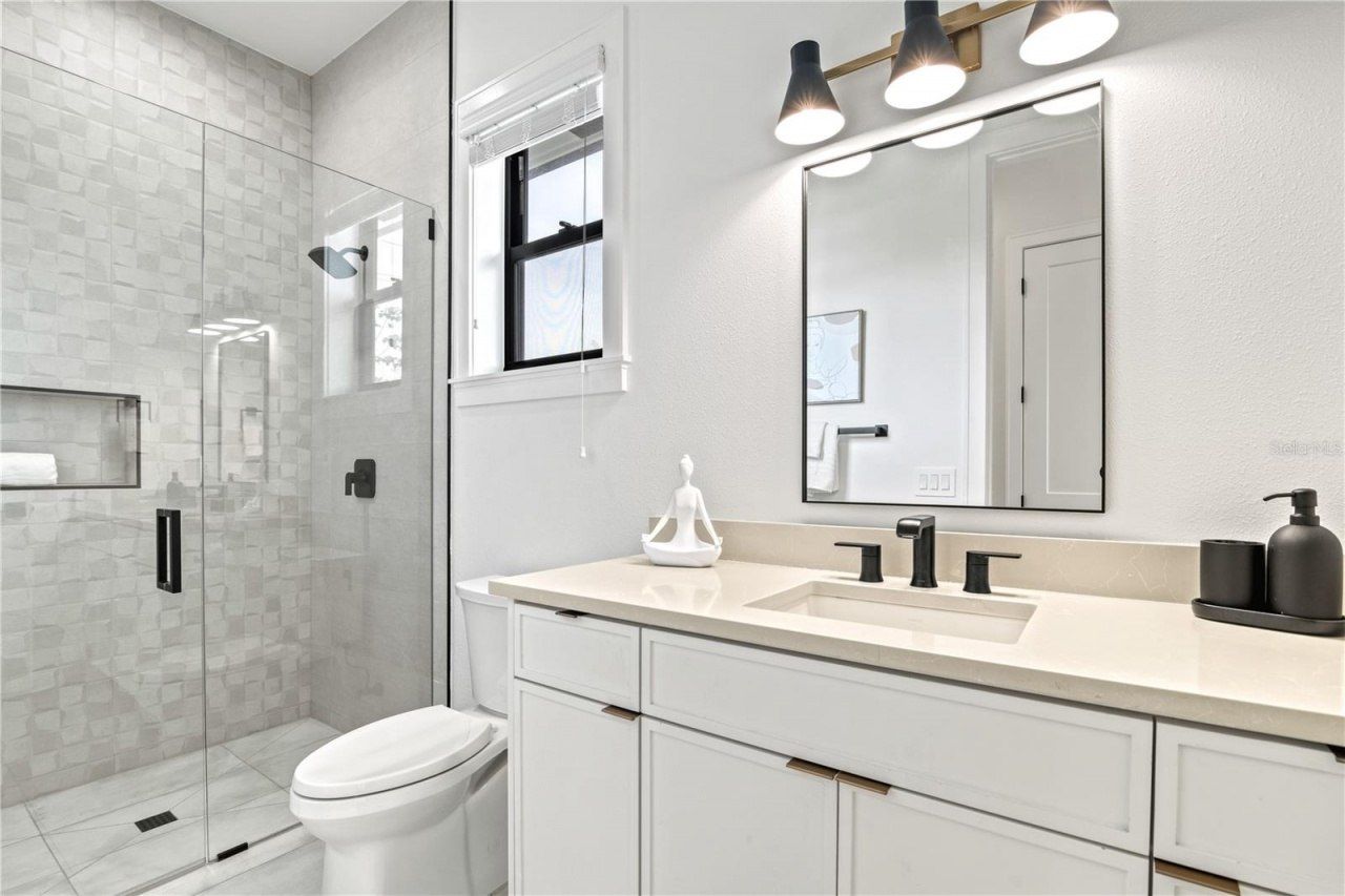 129 Mckinley Drive, Sarasota, FL 34236 Photo