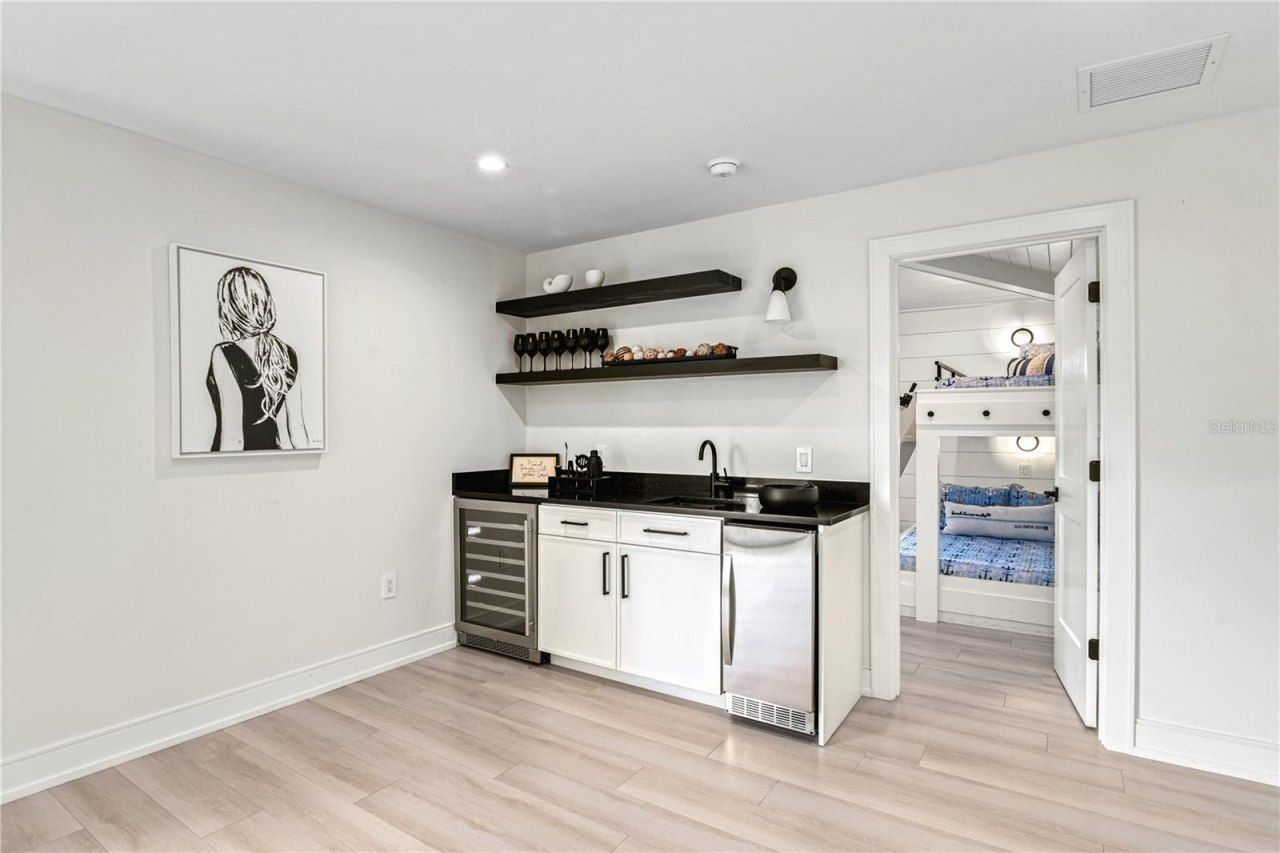 129 Mckinley Drive, Sarasota, FL 34236 Photo