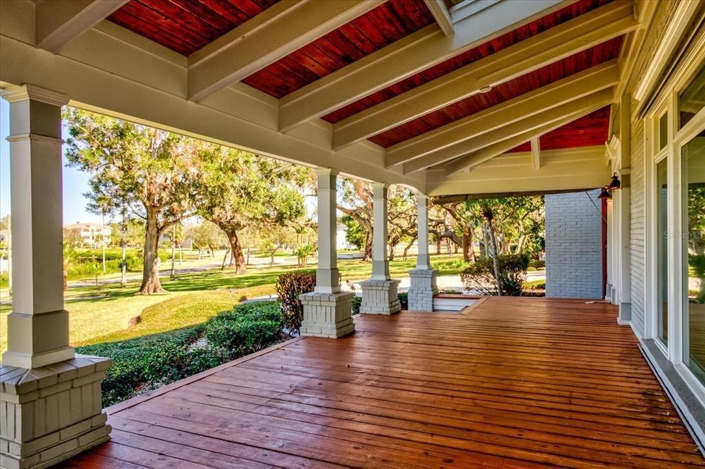 518 Riverside Drive, Tarpon Springs, FL 34689 Photo