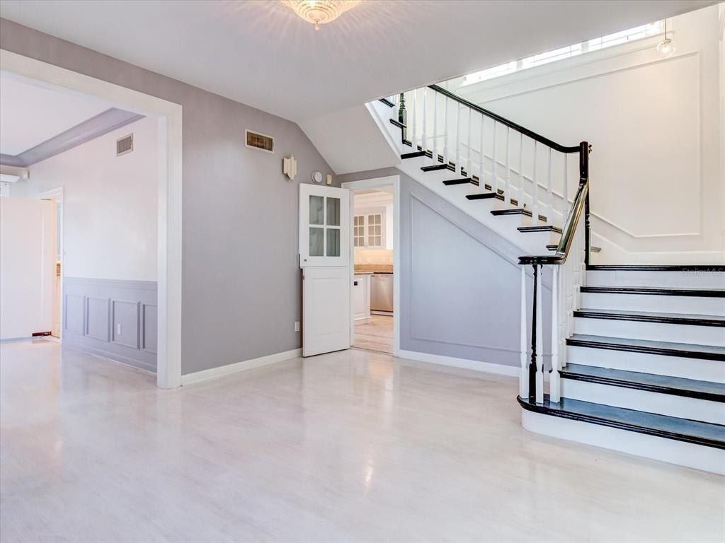 518 Riverside Drive, Tarpon Springs, FL 34689 Photo