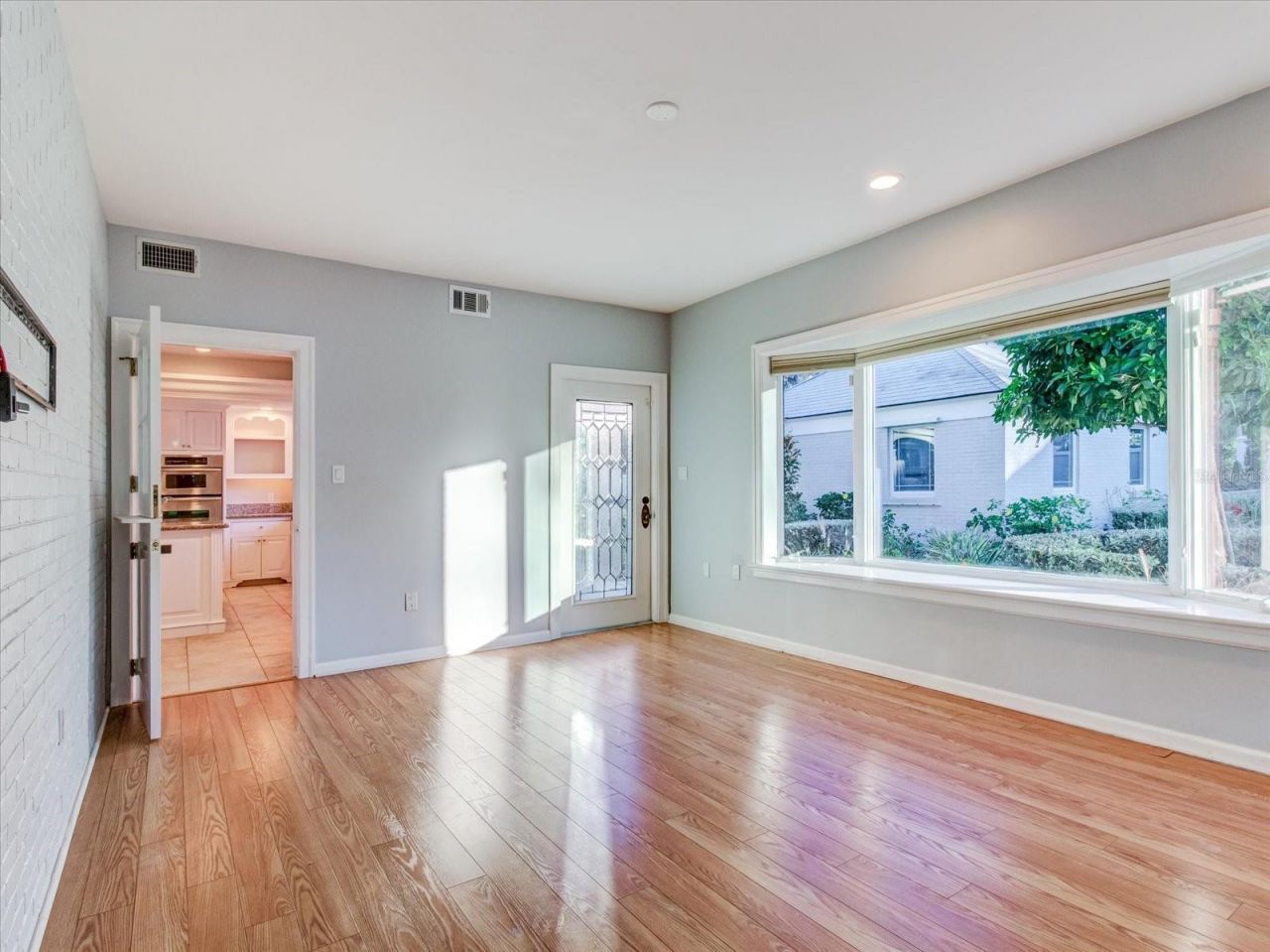 518 Riverside Drive, Tarpon Springs, FL 34689 Photo