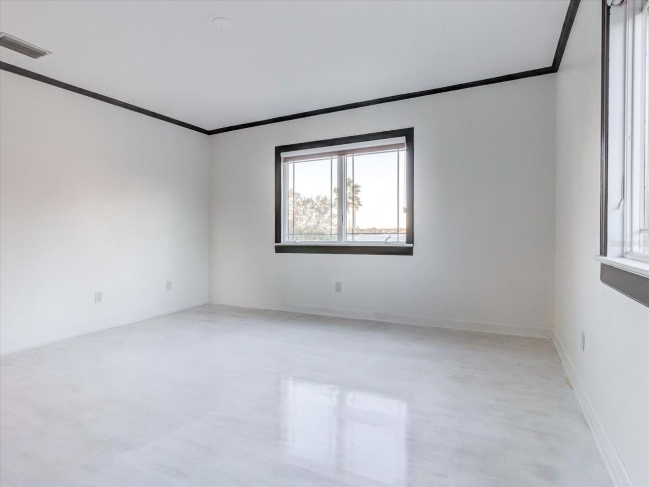 518 Riverside Drive, Tarpon Springs, FL 34689 Photo