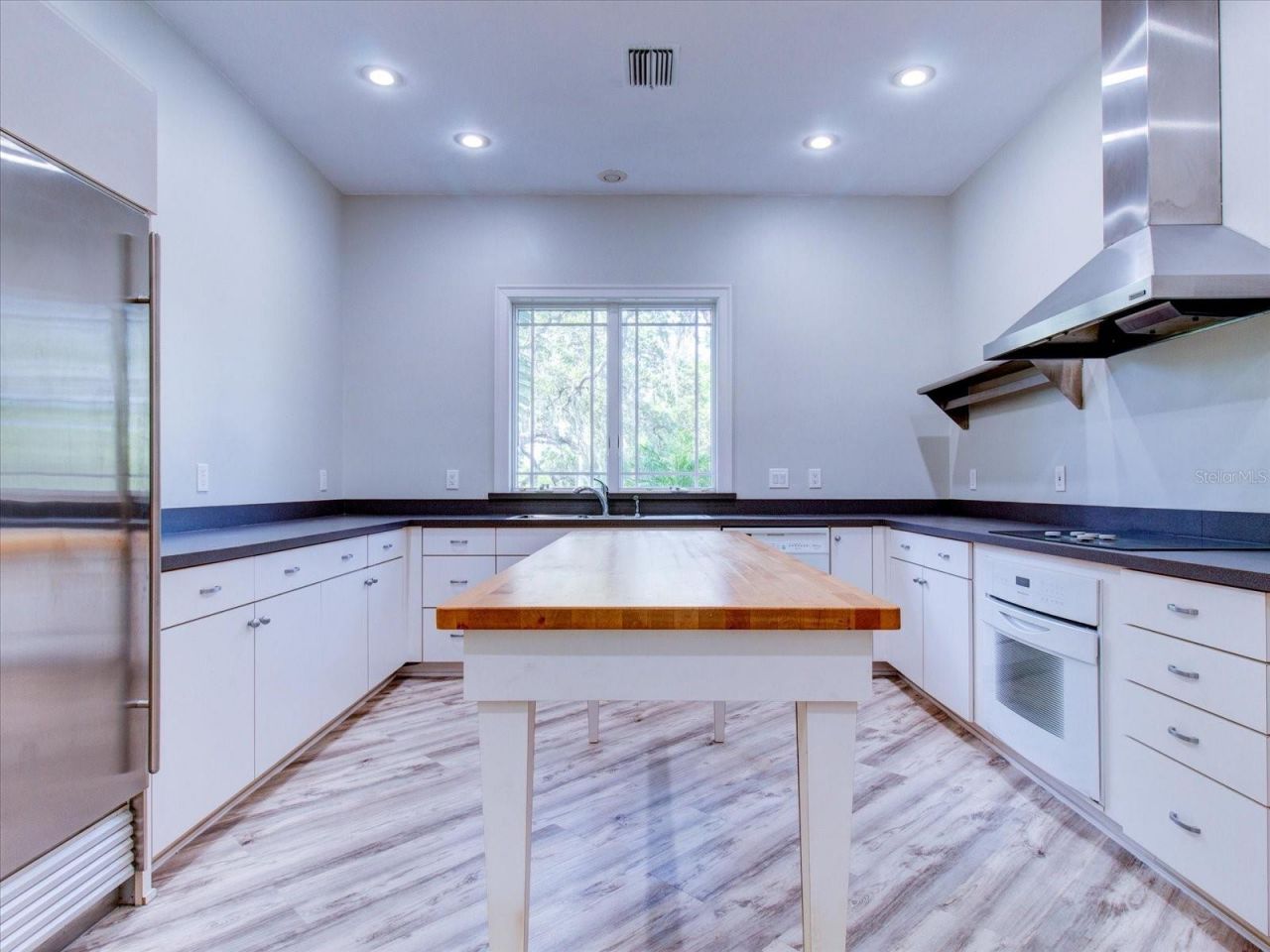 518 Riverside Drive, Tarpon Springs, FL 34689 Photo