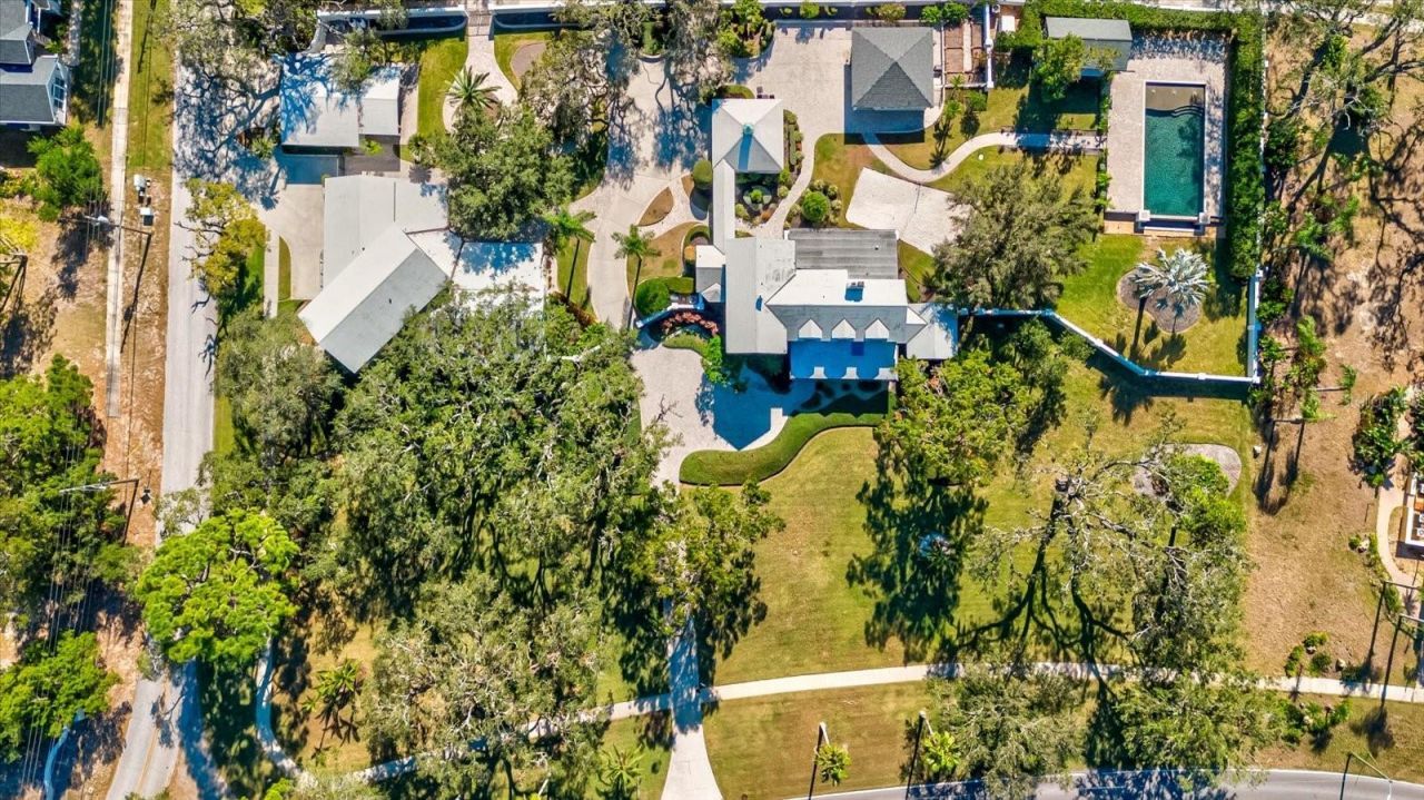518 Riverside Drive, Tarpon Springs, FL 34689 Photo