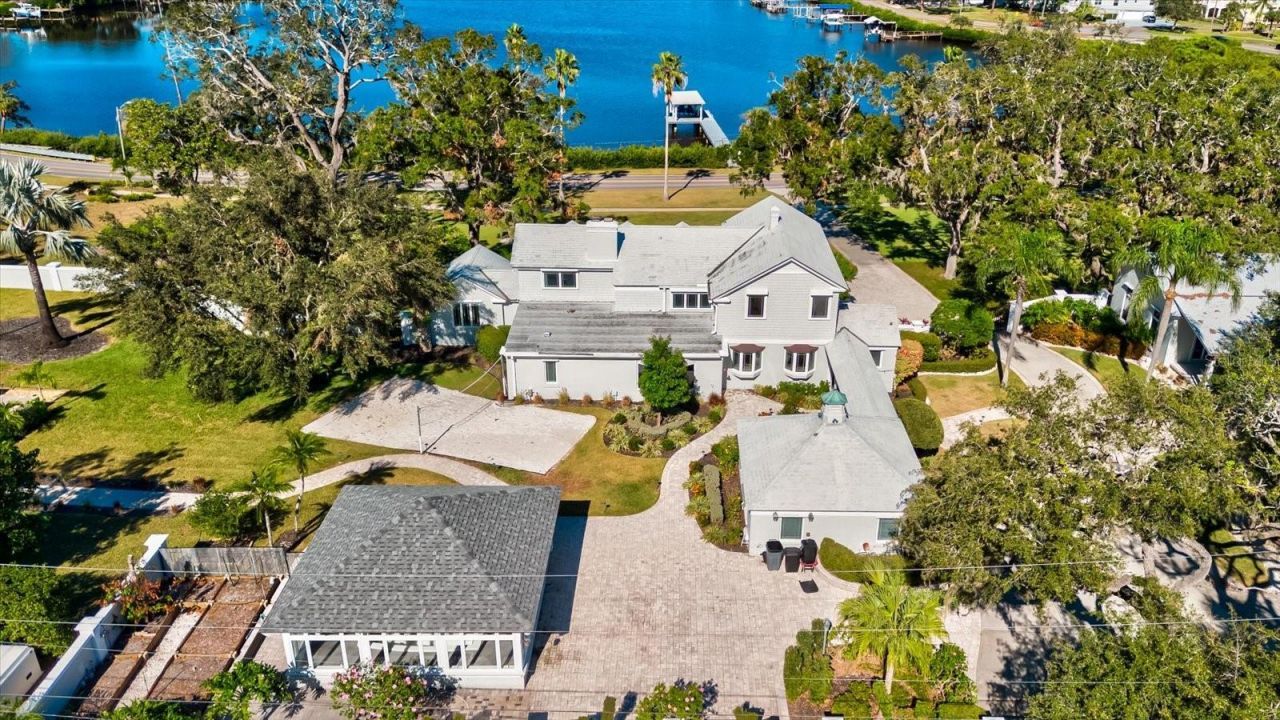 518 Riverside Drive, Tarpon Springs, FL 34689 Photo