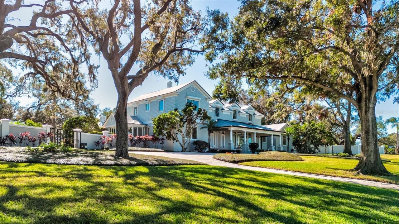 518 Riverside Drive, Tarpon Springs, FL 34689 Photo