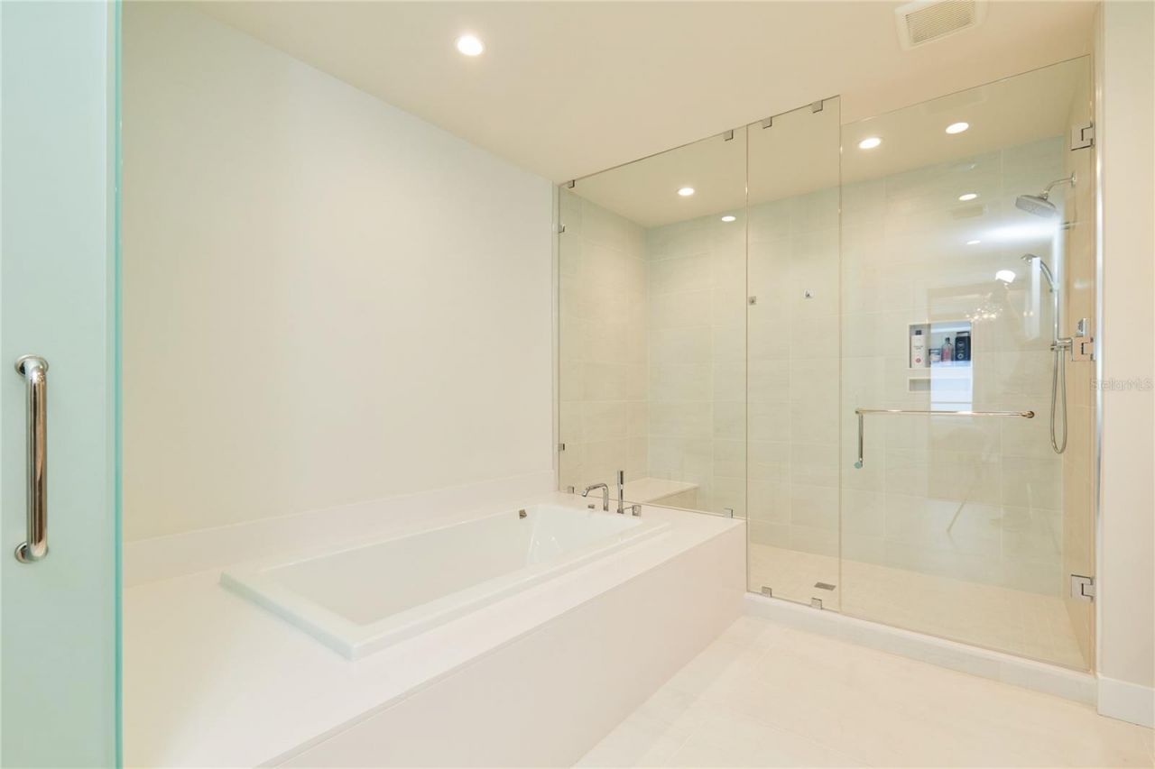 301 1st Street S, Unit 804, Saint Petersburg, FL 33701 Photo