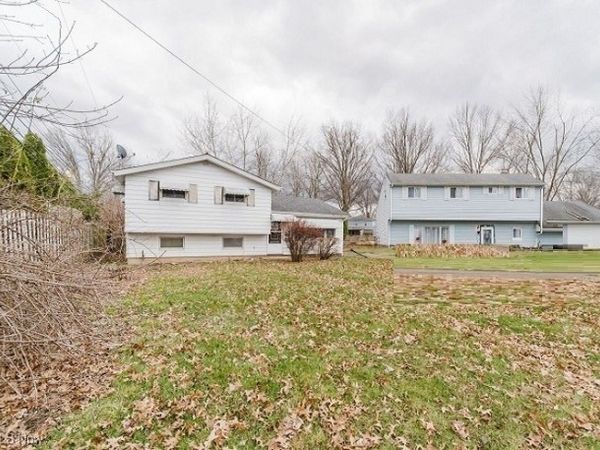 596 Terrace Plaza, Willowick, OH 44095