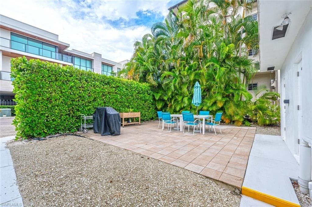 532 4th Ave S, Unit 2, Naples, FL 34102 Photo