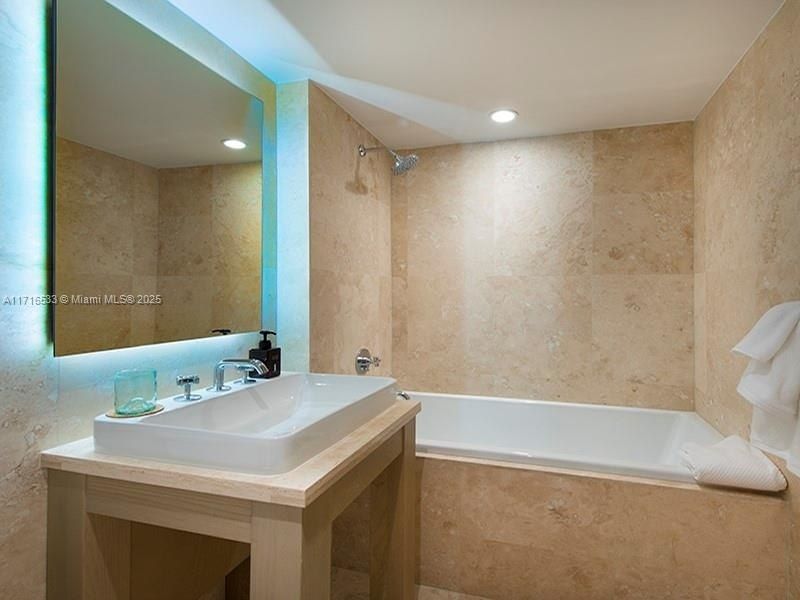 102 24th St, Unit 1540, Miami Beach, FL 33139 Photo