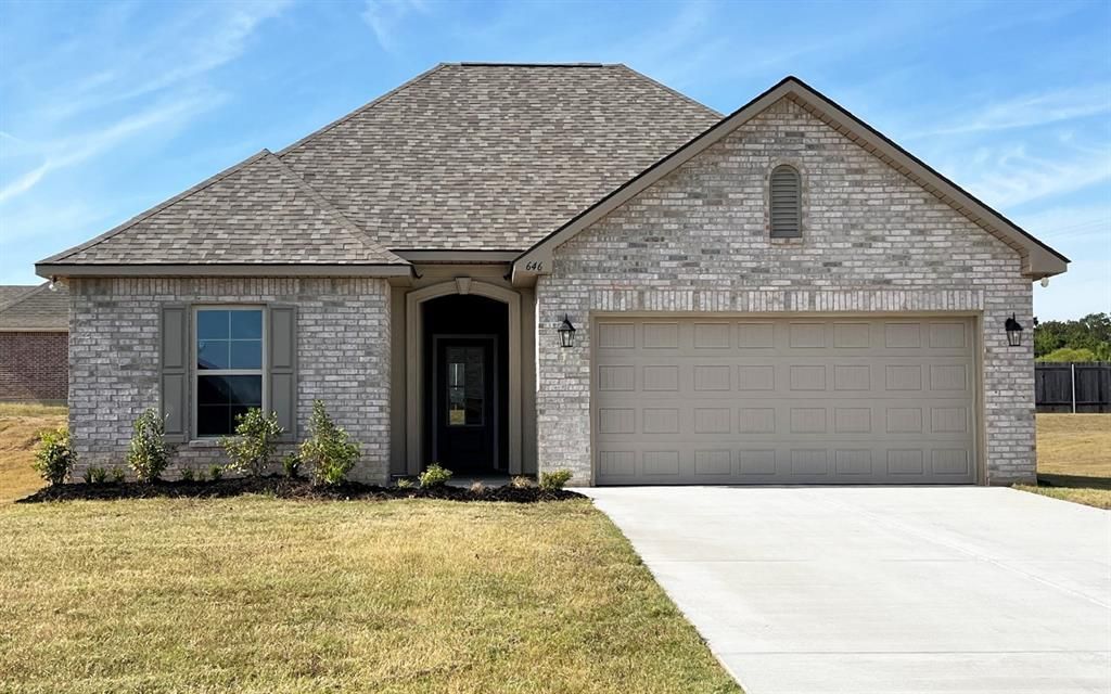 646 Hilltop Circle, Shreveport, LA 71107 Main Photo