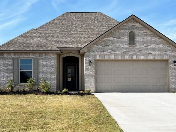 646 HILLTOP Circle, Shreveport, LA 71107