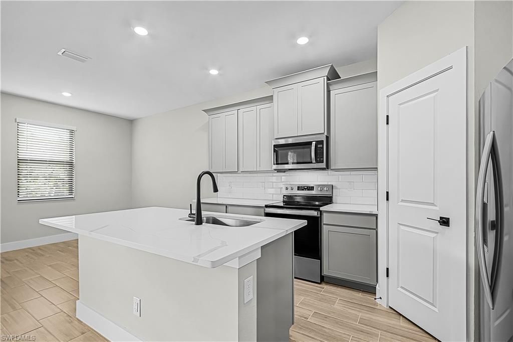 4110 SW Santa Barbara Pl, Cape Coral, FL 33914 Photo