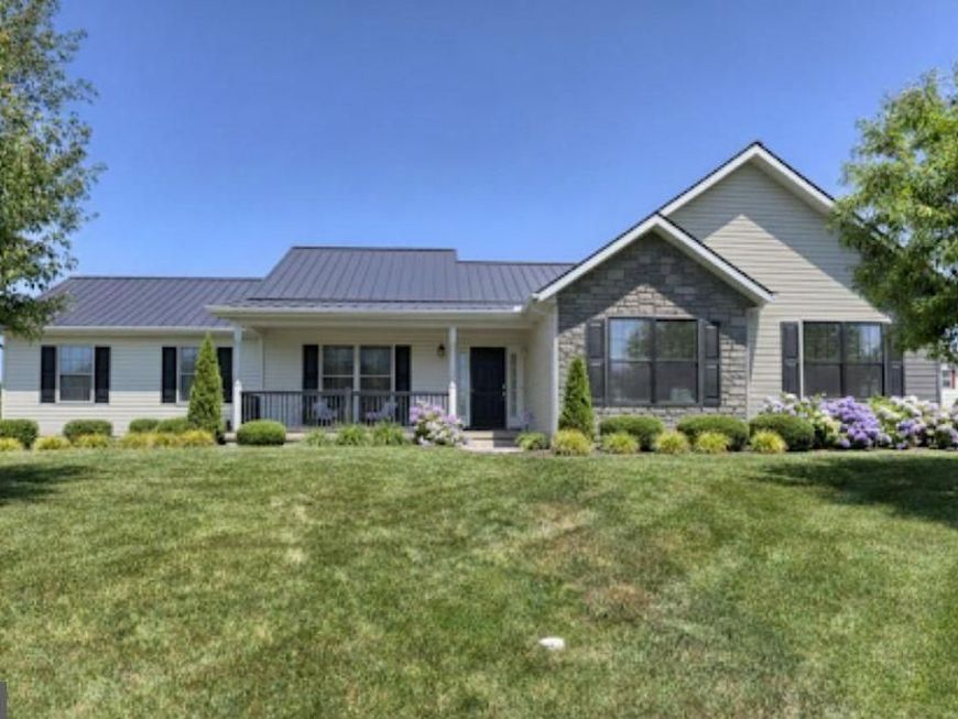 02 Rolling Meadow Rd, Lebanon, PA 17046 Main Photo