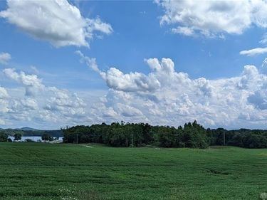 57+-AC North Shore, Hillsboro, OH 45133