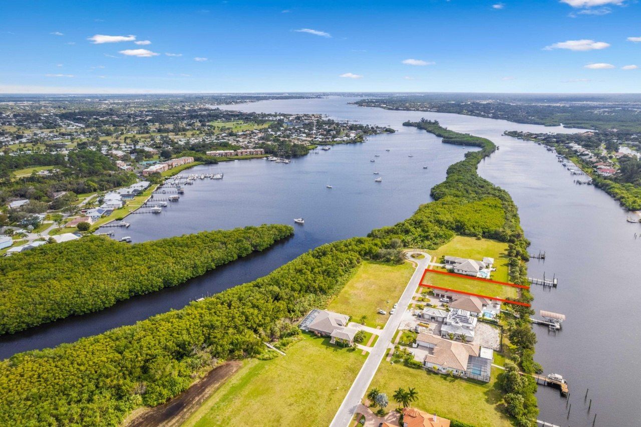 221 SE Fiore Bello, Port Saint Lucie, FL 34952 Photo