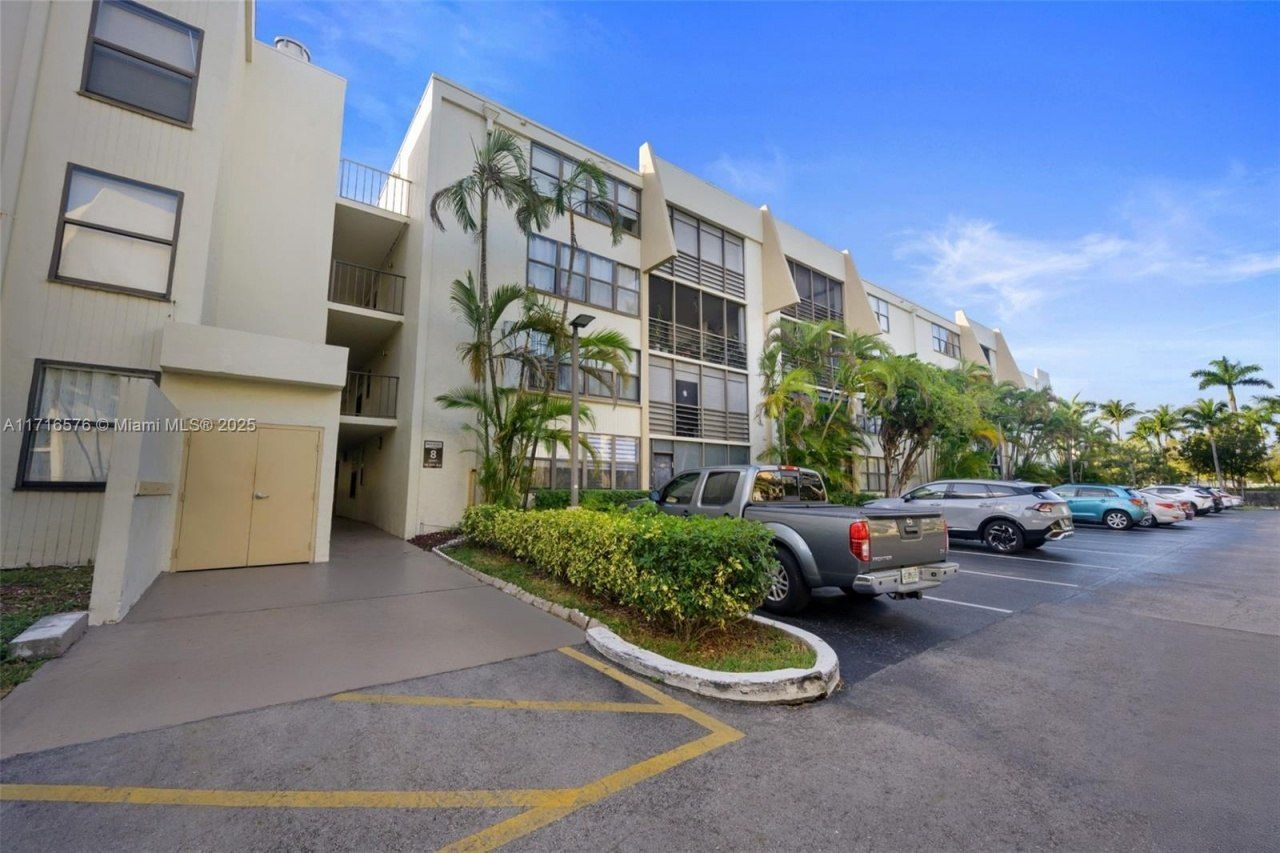 20401 NE 30th Ave, Unit 320-8, Aventura, FL 33180 Photo