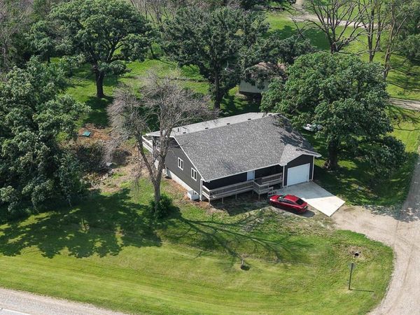 2102 Taylor Avenue, Rowan, IA 50470