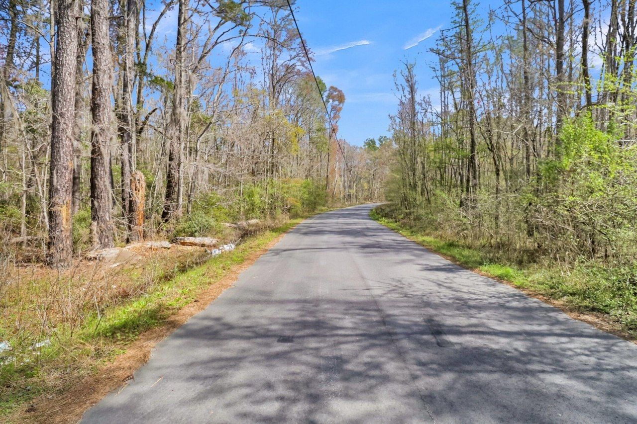 530 Twin Lakes Dr Photo 13