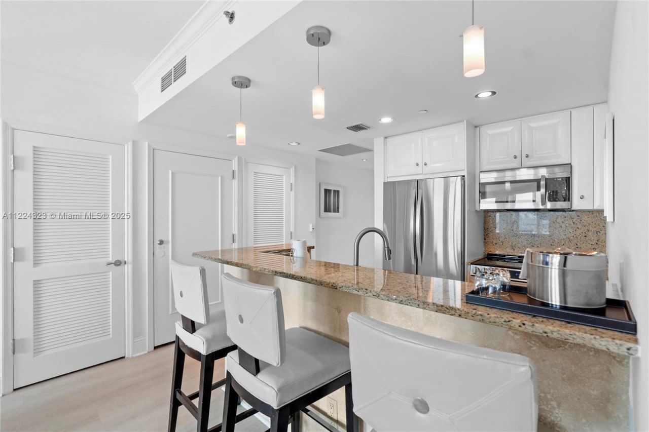 4401 Collins Av, Unit 2906/2908, Miami Beach, FL 33140 Photo