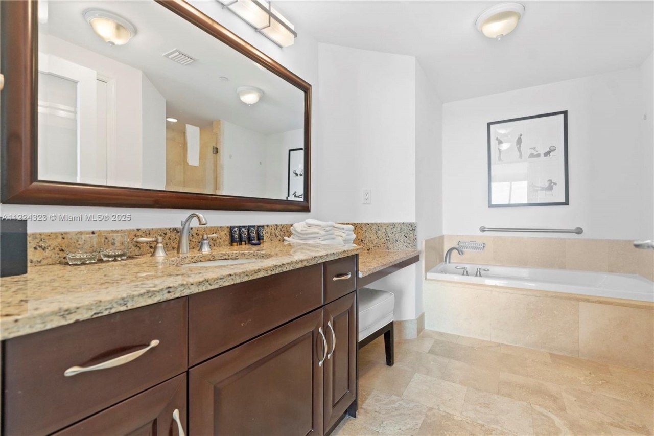 4401 Collins Av, Unit 2906/2908, Miami Beach, FL 33140 Photo