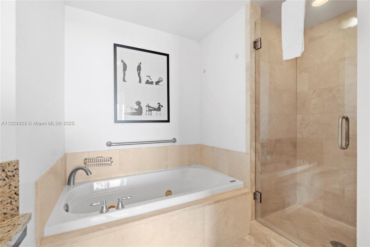 4401 Collins Av, Unit 2906/2908, Miami Beach, FL 33140 Photo