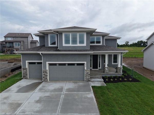 1712 SW Arbor Park Drive, Lee's Summit, MO 64082