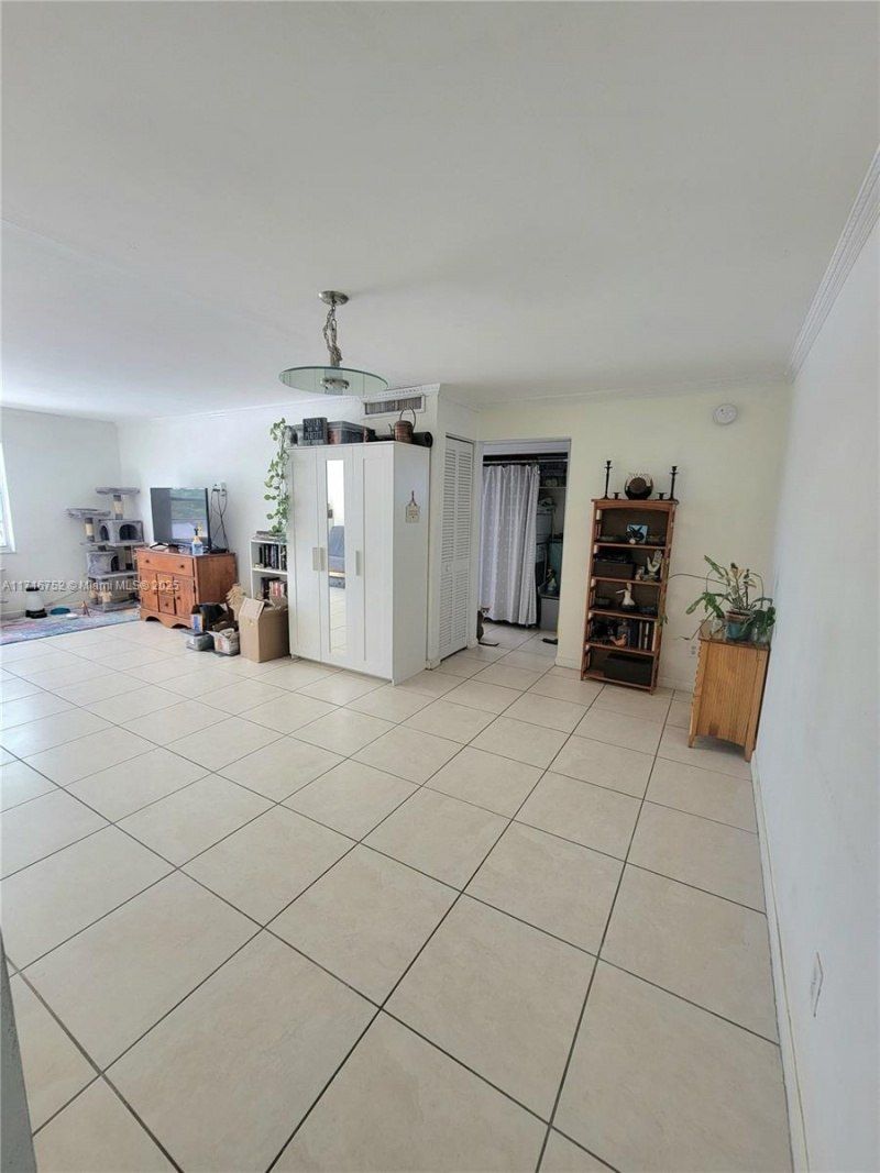 1230 NE 139th St, Unit 304, North Miami, FL 33161 Photo