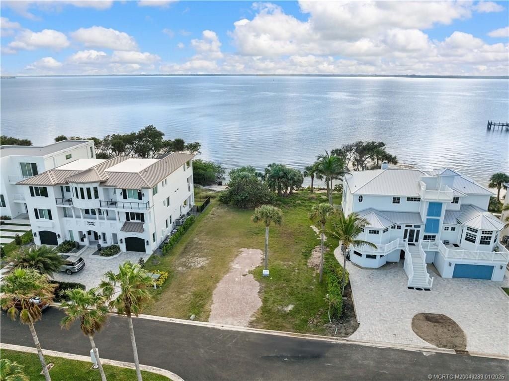 7671 Pelican Pointe Drive, Jensen Beach, FL 34957 Photo