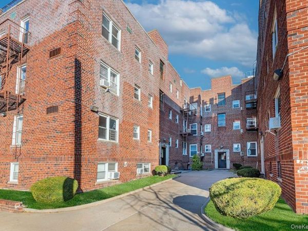 133-01 Booth Memorial Ave, Flushing, NY 11355