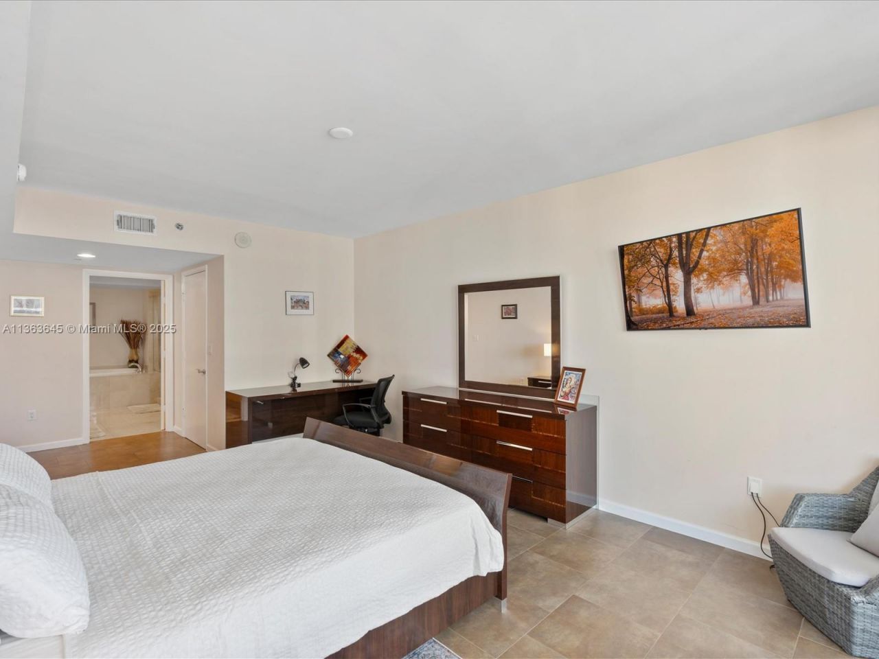 1830 S Ocean Dr, Unit 1806 short, Hallandale Beach, FL 33009 Photo
