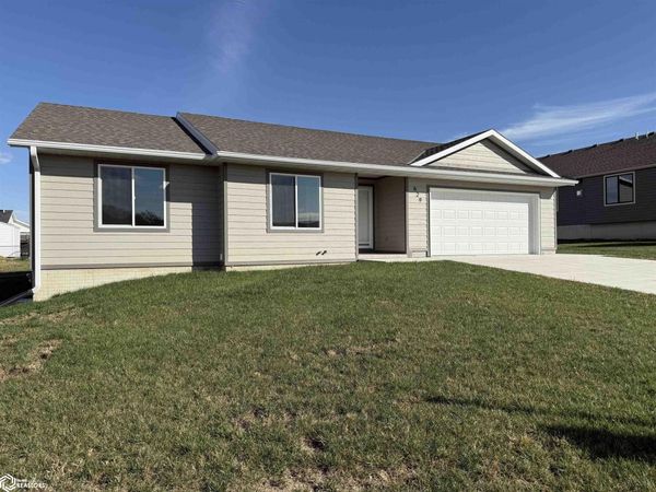 629 Meadow Lane, Carroll, IA 51401