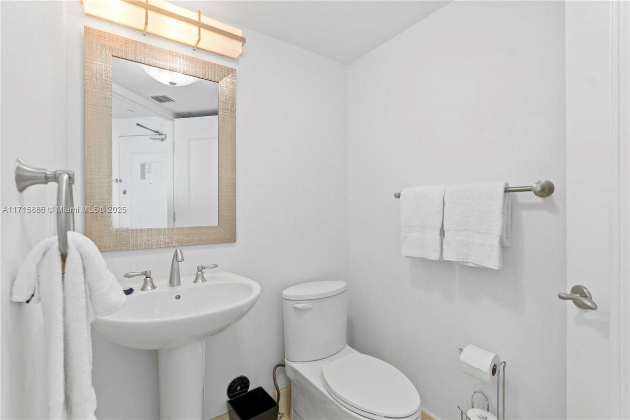 4401 Collins Ave, Unit 2104, Miami Beach, FL 33140 Photo