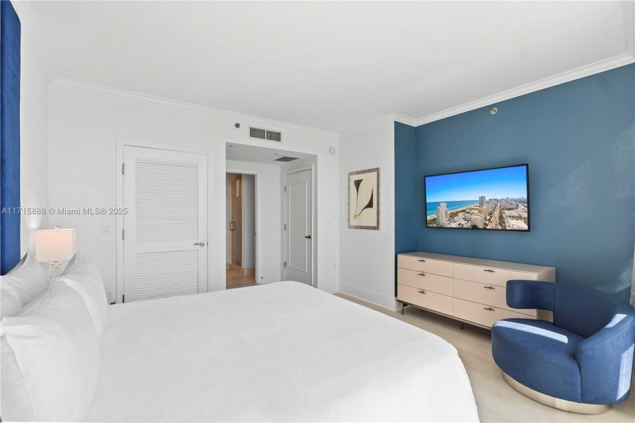 4401 Collins Ave, Unit 2104, Miami Beach, FL 33140 Photo