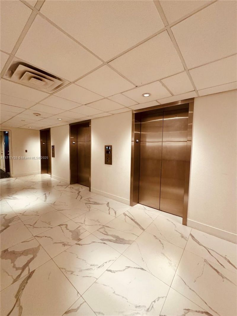 1000 West Ave, Unit PH-07, Miami Beach, FL 33139 Photo