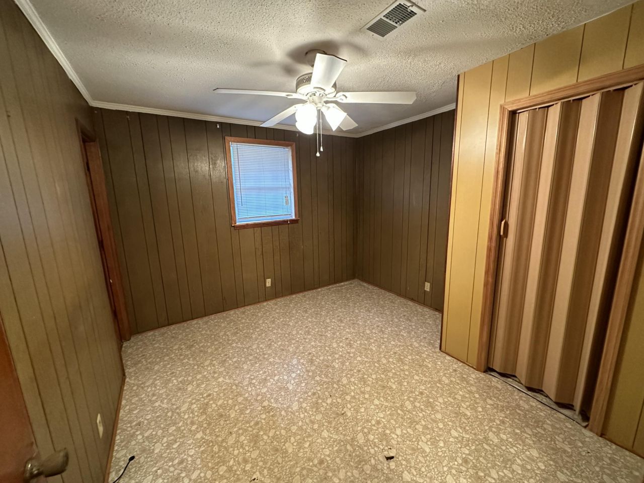 135 Golden Avenue Photo 7