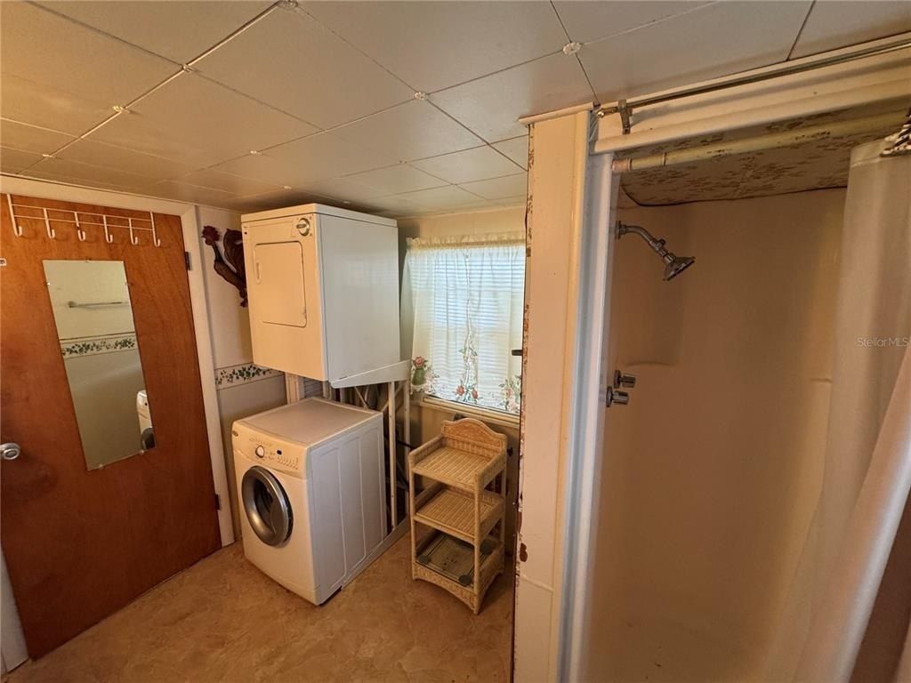 611 50th Avenue Drive W, Bradenton, FL 34207 Photo