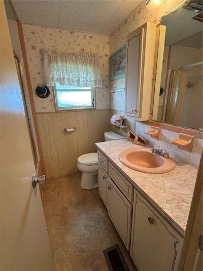 611 50th Avenue Drive W, Bradenton, FL 34207 Photo