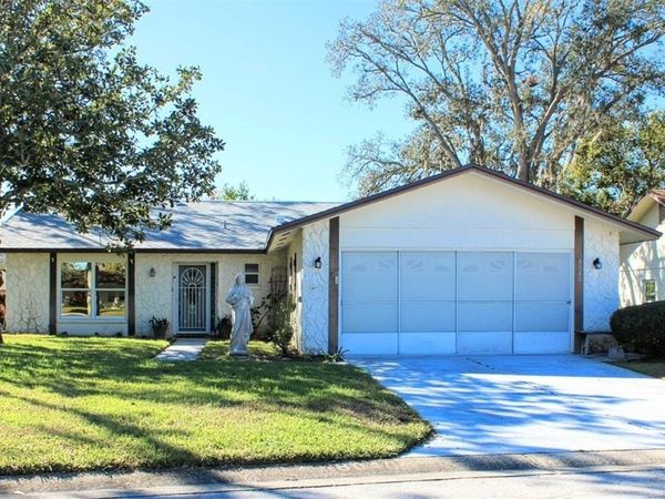 8040 PASADENA DRIVE, PORT RICHEY, FL 34668