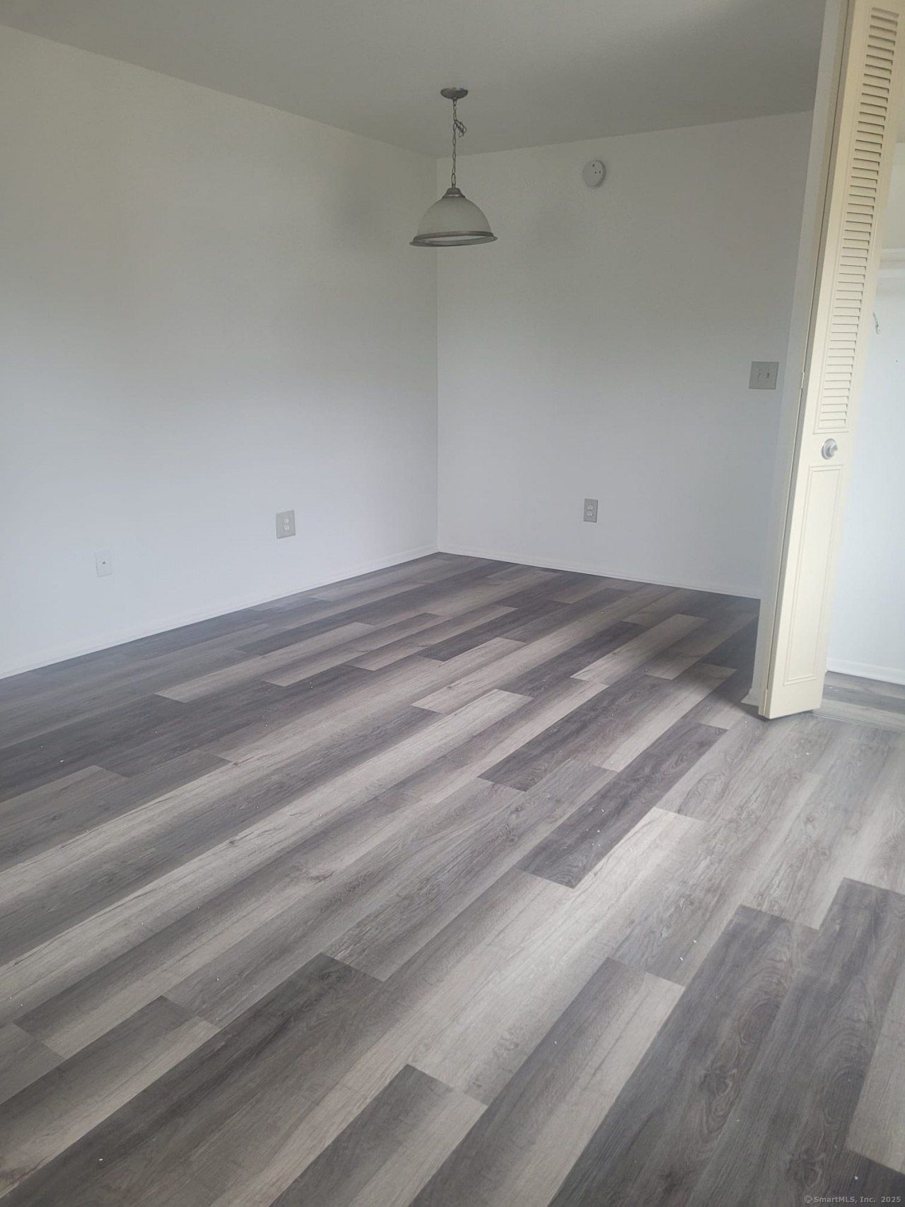 155 Birdseye, Unit b7, Bridgeport, CT 06604 Main Photo