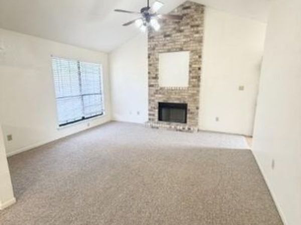 728 W San Antonio ST, Unit 728 A, Lockhart, TX 78644