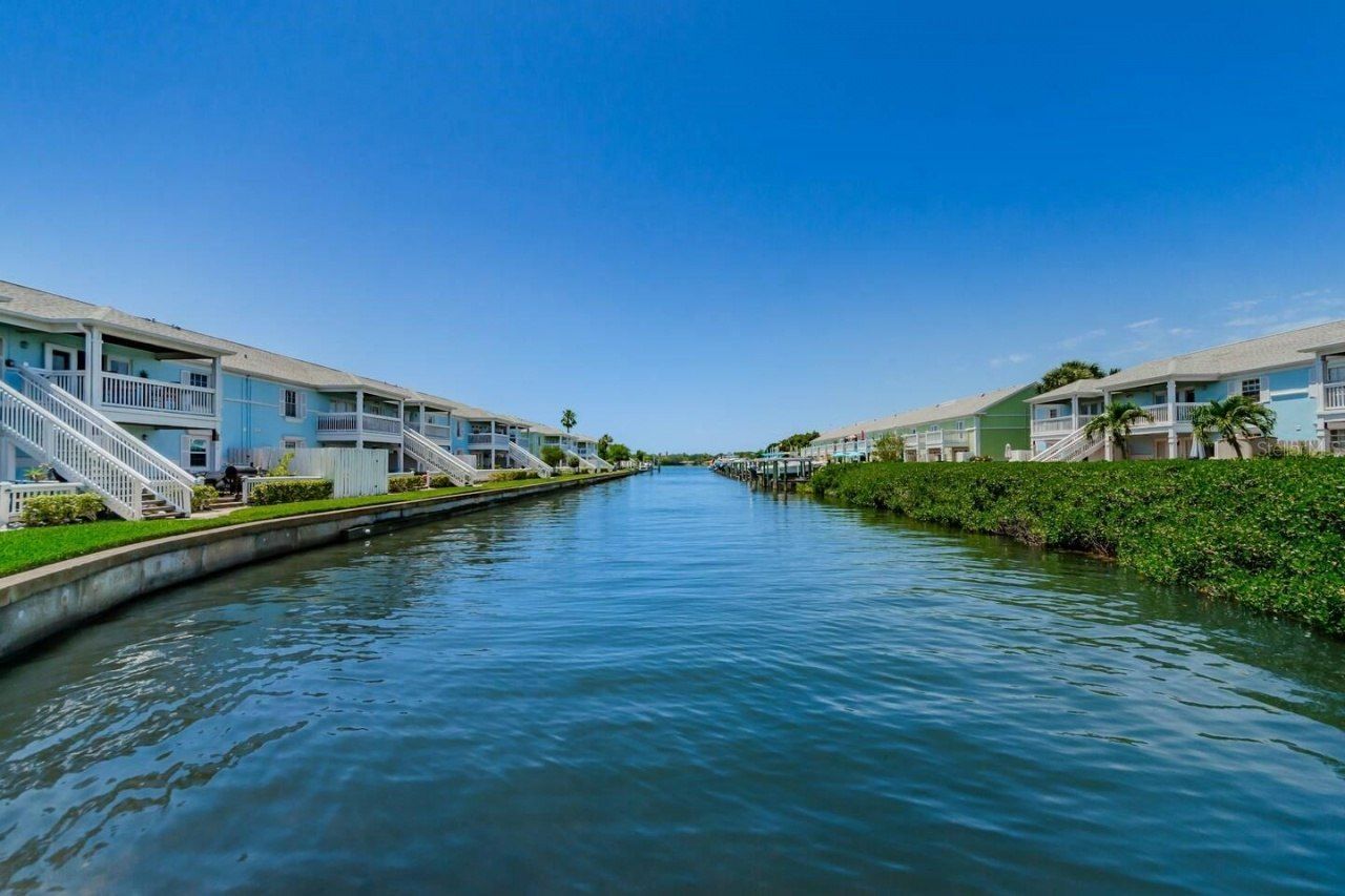 5004 Starfish Drive Se, Unit F, Saint Petersburg, FL 33705 Photo
