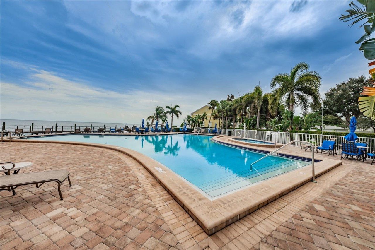 5004 Starfish Drive Se, Unit F, Saint Petersburg, FL 33705 Photo