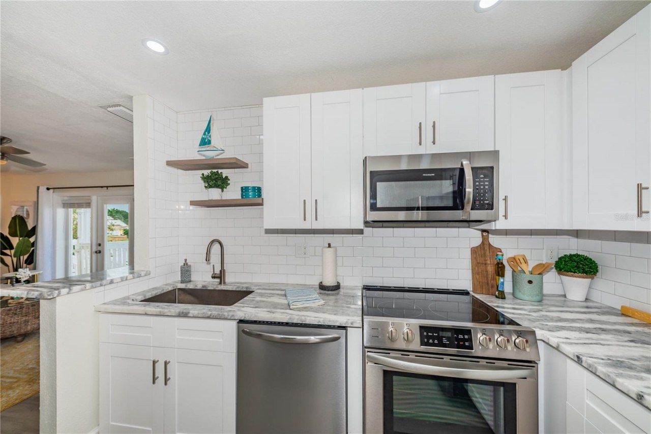 5004 Starfish Drive Se, Unit F, Saint Petersburg, FL 33705 Photo